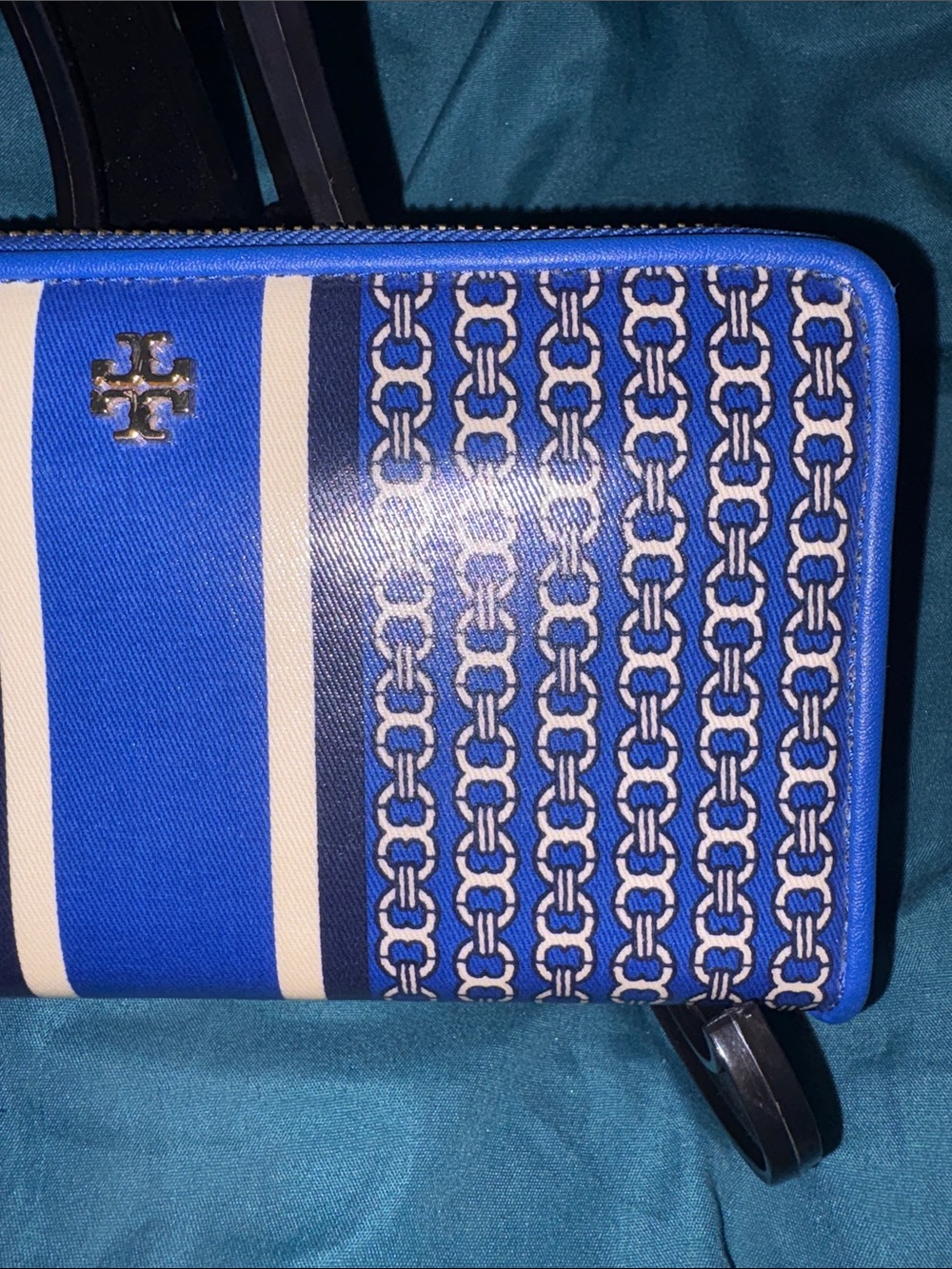 The Tory Burch Gemini Link Continental Wallet w/ Tory Burch gift bag - Picture 3 of 15